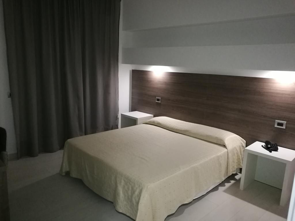 Hotel Miramare Ciro Marina Luaran gambar